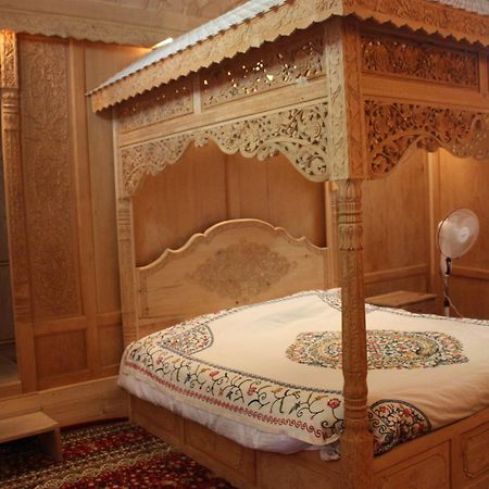 فندق كيلونا جروب أوف هاوس بوت Srīnagar المظهر الخارجي الصورة